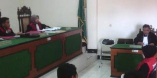 Edarkan Upal, Suryani Warga Tegal Dituntut 10  Bulan Penjara