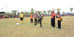 Kasdim Tendang Bola Pertama Dandim Brebes Cup 2017