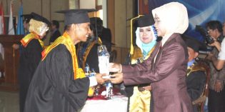 STIE Manggalia Mewisuda 72  Mahasiswa, IP Tertinggi Diraih Rofii, SE