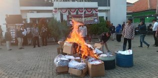 Jaga Integritas Pemilu, KPUD Breves Musnahkan Ribuan Kertas Suara Rusak