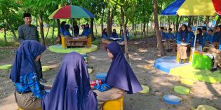 Usng Kebosanan Belajar, SMA Negeri 2 Brebes Kembangkan Kelas Hutan Literasi