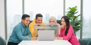Indosat Jawab Kebutuhan Talenta Digital Lewat Kelas AI Gratis di IDCamp 2025