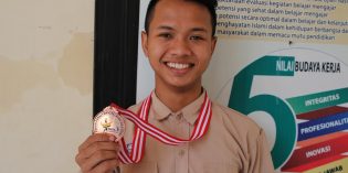 Kholik  Sabet Perunggu di Ajang Olah Raga Paralympic Pelajar Nasional VIII