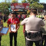 Lawan Rampok, Polres Brebes Beri Penghargaan Karyawan Alfamart
