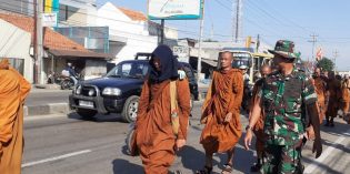 Ritual Thudong Menuju Borobudur, 32 Bhiksu Thailand dan Malayssia Napak Tilas Lewati Pantura Brebes