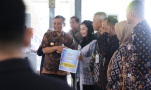 Gubernur Jateng di Brrbes ; Keroyok Kemiskinan Ekstrem, Pendidikan hingga Pangan Jadi Prioritas
