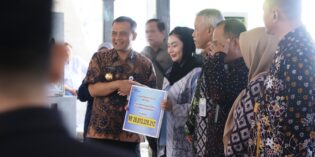 Gubernur Jateng di Brrbes ; Keroyok Kemiskinan Ekstrem, Pendidikan hingga Pangan Jadi Prioritas