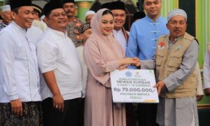 Hangatkan Kebersamaan Iduladha, Paramitha Salurkan 2 Sapi dan 10 Kambing Kurban untukWarga Salem