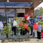 Tukar Botol Plastik, Pengunjung Brebes Expo Bawa Pulang Bibit Tanaman Buah